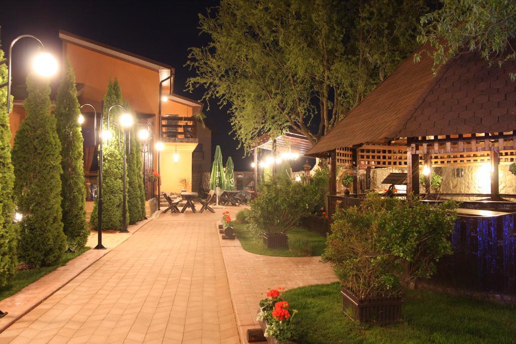 Rixo'S Guesthouse Circea Ngoại thất bức ảnh