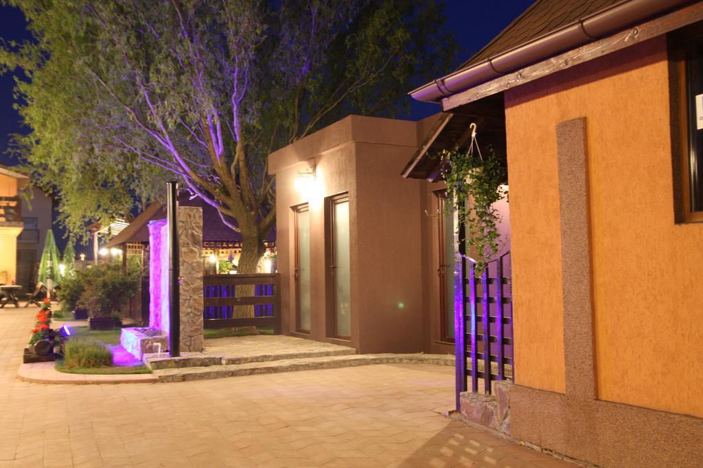 Rixo'S Guesthouse Circea Ngoại thất bức ảnh