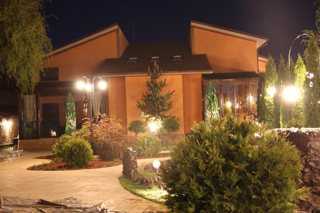 Rixo'S Guesthouse Circea Ngoại thất bức ảnh