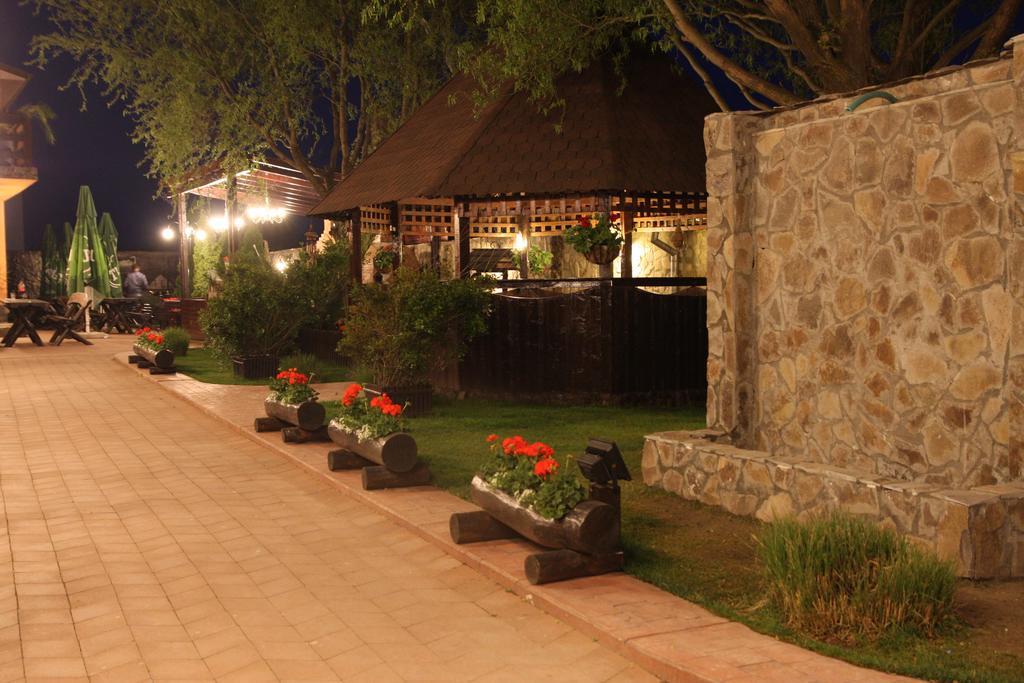 Rixo'S Guesthouse Circea Ngoại thất bức ảnh