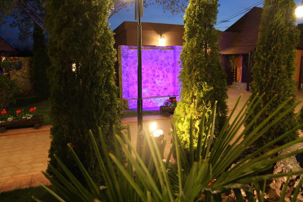Rixo'S Guesthouse Circea Ngoại thất bức ảnh