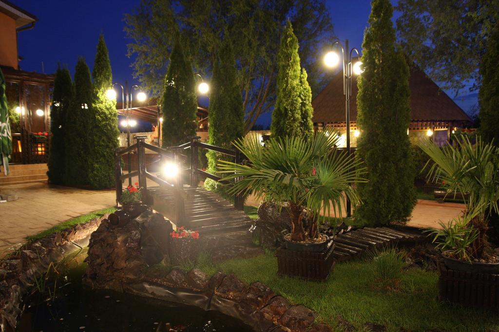 Rixo'S Guesthouse Circea Ngoại thất bức ảnh