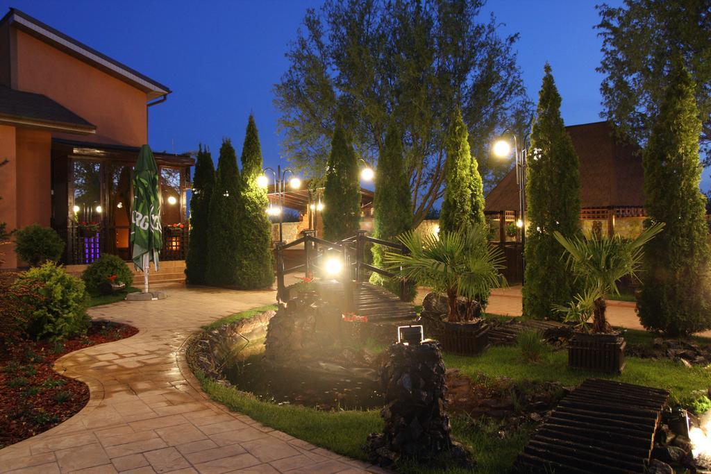 Rixo'S Guesthouse Circea Ngoại thất bức ảnh