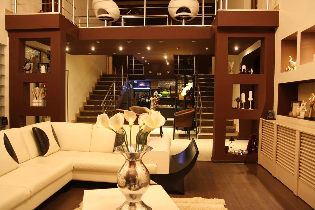 Rixo'S Guesthouse Circea Ngoại thất bức ảnh