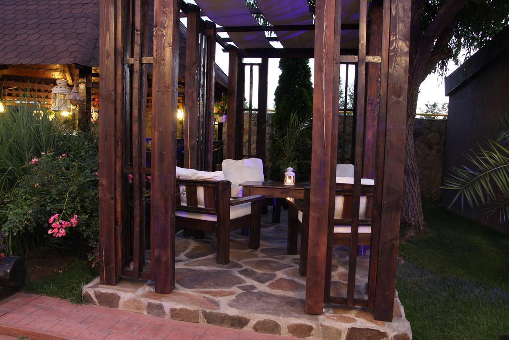 Rixo'S Guesthouse Circea Ngoại thất bức ảnh
