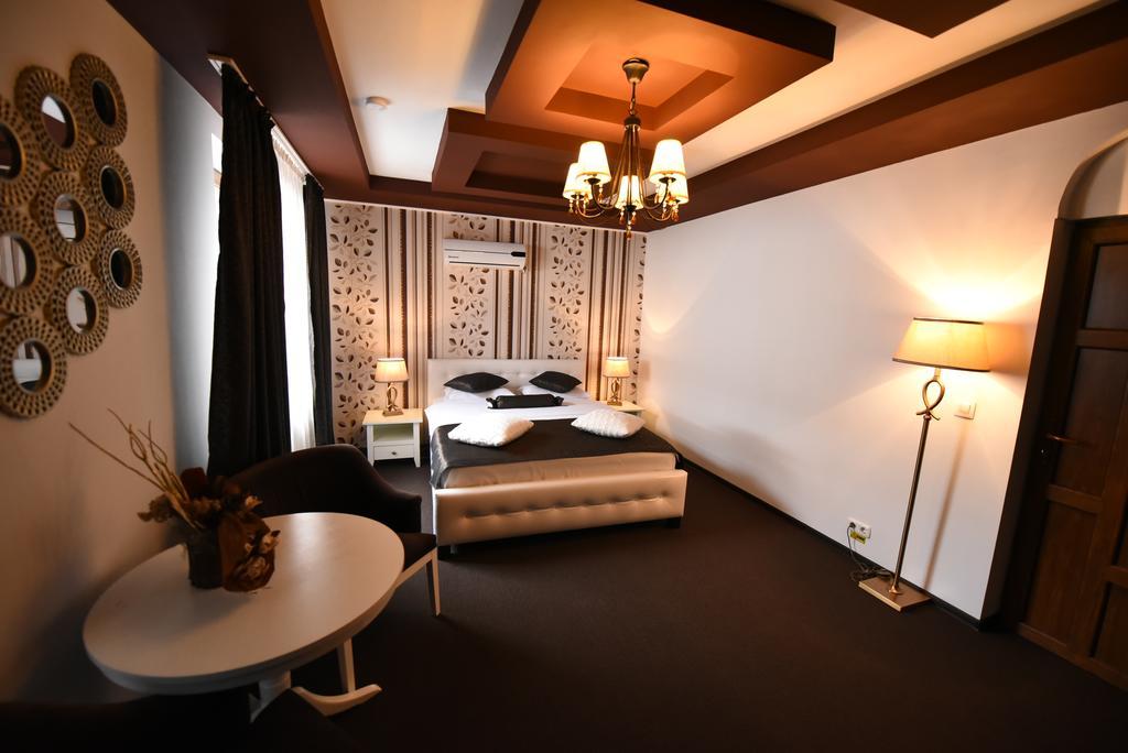 Rixo'S Guesthouse Circea Ngoại thất bức ảnh
