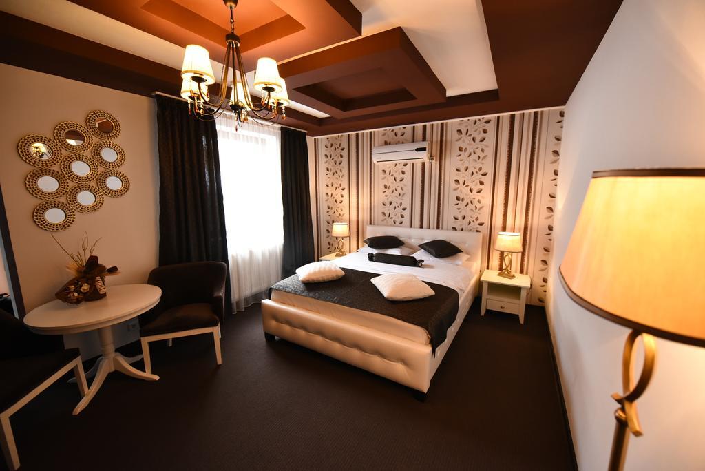 Rixo'S Guesthouse Circea Ngoại thất bức ảnh